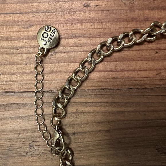 Elegant Gold and Blue Crystal Necklace - Picture 4 of 4